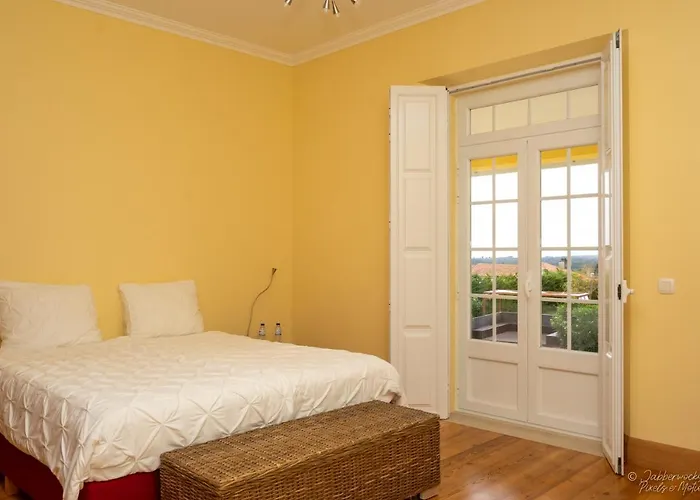 佩德拉诺布雷之家酒店 住宿加早餐酒店 Nadadouro